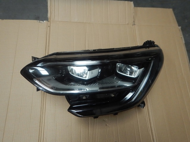 Фара ліва передня 260601093R RENAULT