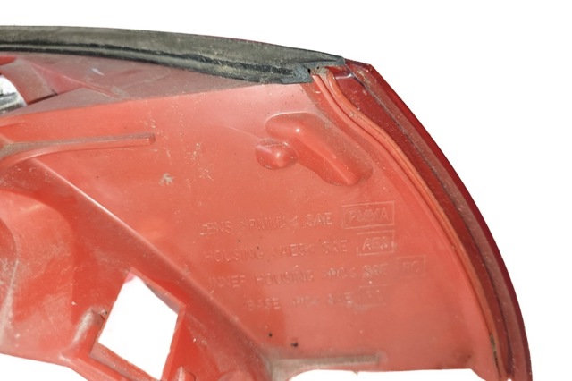 Фара задня права зовнішня 26550CG025 NISSAN