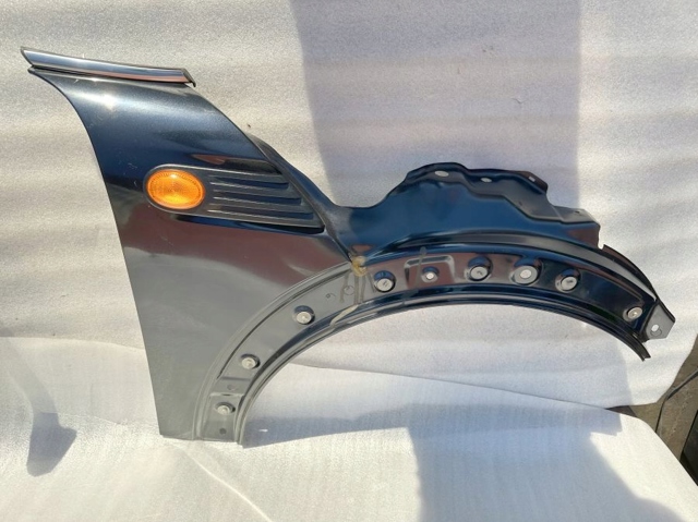 Переднє праве крило 2754726 BMW