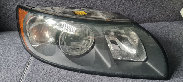 Фара основна права 30698637 VOLVO