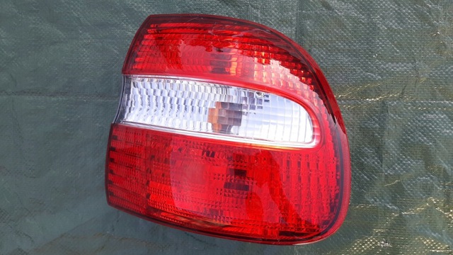 Задній правий стоп 30887334 VOLVO