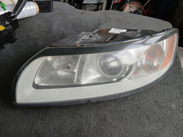 Фара ліва передня 31299583 VOLVO