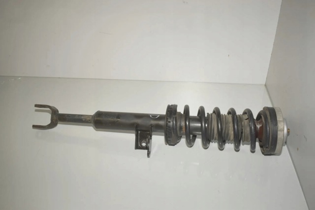 Стійка передня права 31316777204 BMW