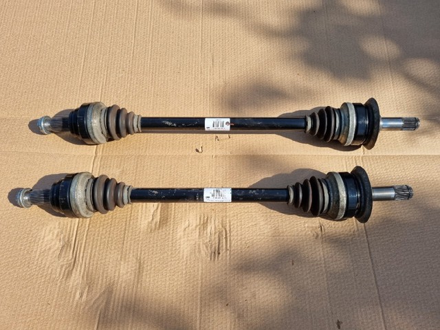 Піввісь задня, права 33207581022 BMW