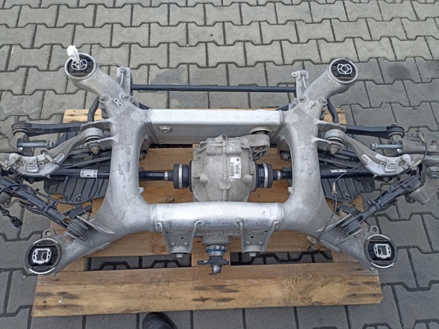 Піввісь задня, ліва 33208664049 BMW