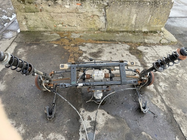 Задній редуктор 383002A01A RENAULT