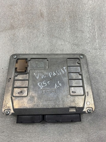 Блок двигуна 3B0906018S VAG