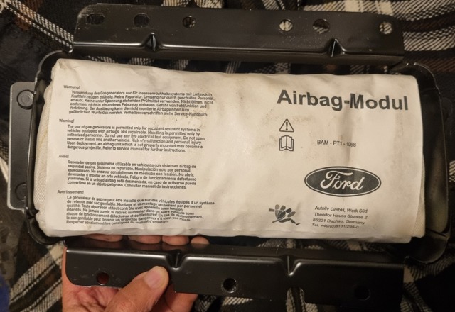 Установка подушки безпеки пасажира 3M51R042B84AD FORD