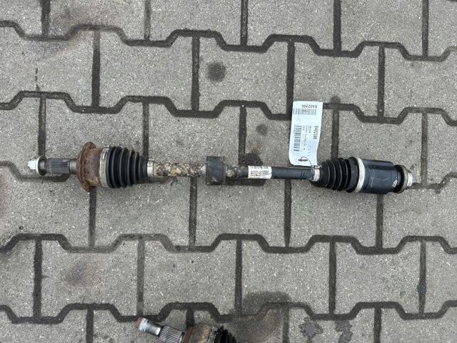 Привід правий 4410161MB0 SUZUKI
