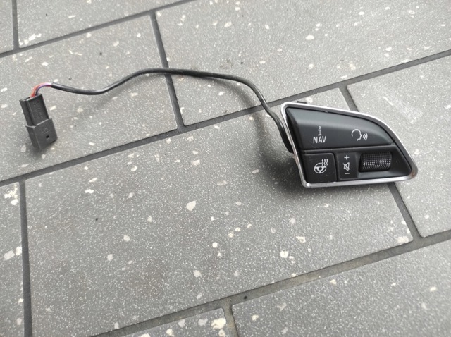 Блок кнопкових перемикачів рульового колеса 4G0951523E VAG