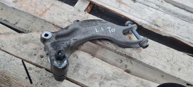 Вилка нижня амортизатора переднього, ліва 4M0413037L VAG