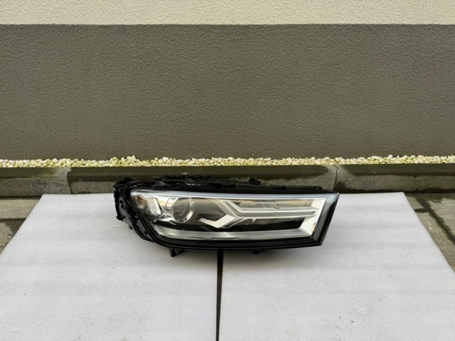 Фара передня права 4M0941044B VAG