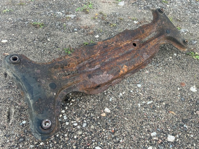 Балка задньої підвіски, підрамник 5120606050 TOYOTA