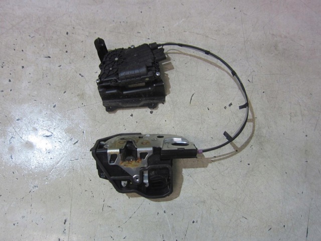 Замок передніх пасажирських дверей 51217149436 BMW