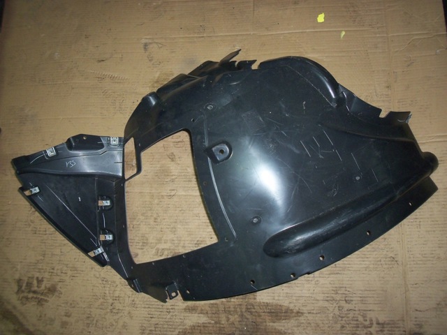 Підкрилок переднього крила, лівий передній 51717180619 BMW