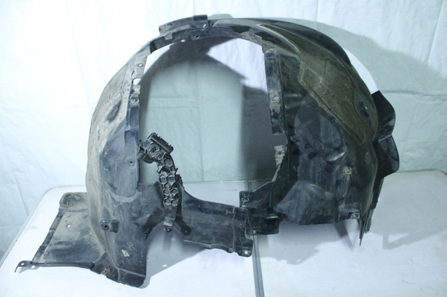 Підкрилок переднього крила, лівий задній 51717333523 BMW
