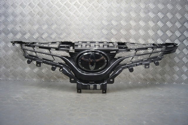 Захисна решітка радіатора 5310106A70 TOYOTA