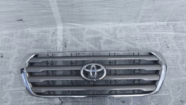 Захисна решітка радіатора 5310160480 TOYOTA