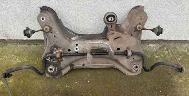 Передня балка 544016605R RENAULT
