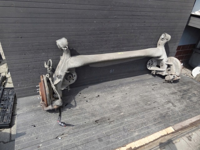 Балка задньої підвіски поперечна 55100G7100 HYUNDAI