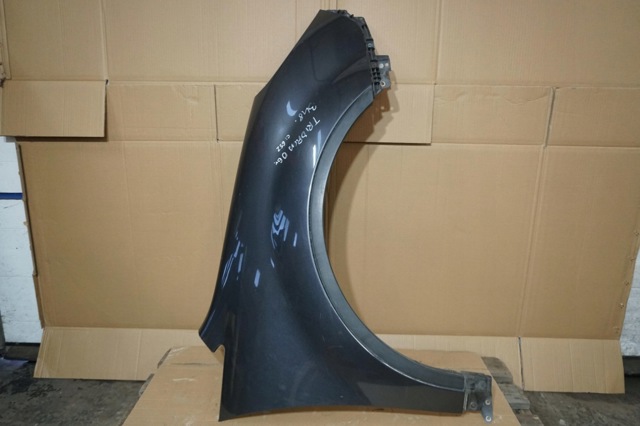 Переднє праве крило 57110XA04A9P SUBARU
