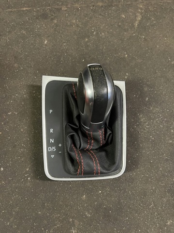 Рукоятка важеля КПП 5G1713203K VAG