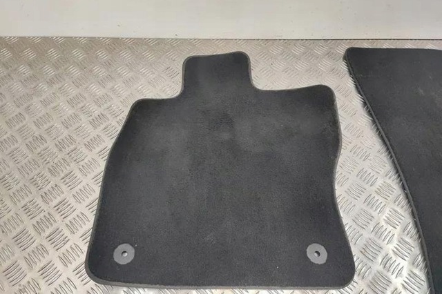 Комплект гумових килимків 5G1863011 VAG