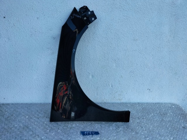 Переднє праве крило 6102366 OPEL