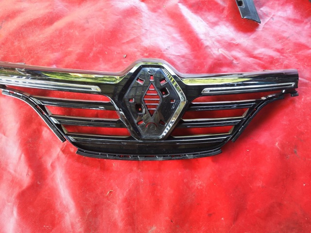 Решітка 622567680R RENAULT