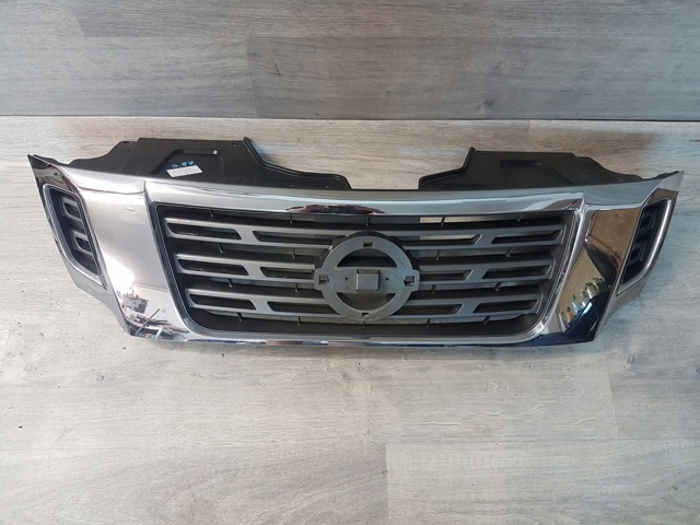 Решітка радіатора 623104KJ1B NISSAN