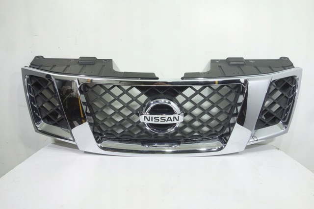 Решітка радіатора 623105X00A NISSAN