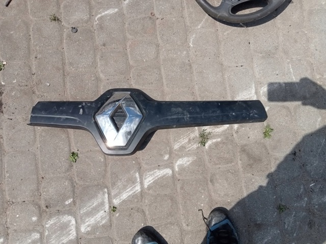 Пластик під лобове скло 628959190R RENAULT