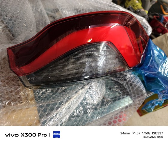Задня ліва зовнішня фара 63217477605 BMW