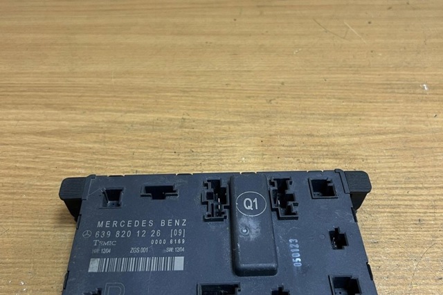 Блок комфорту передніх дверей 6398201226 MERCEDES