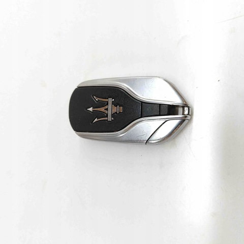 673000106 Maserati