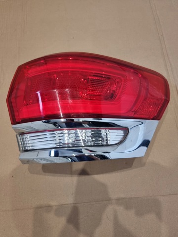 Фара задня права зовнішня 68110000AF CHRYSLER