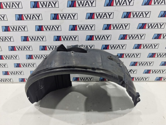 Підкрилок передній правий 7009716 BMW