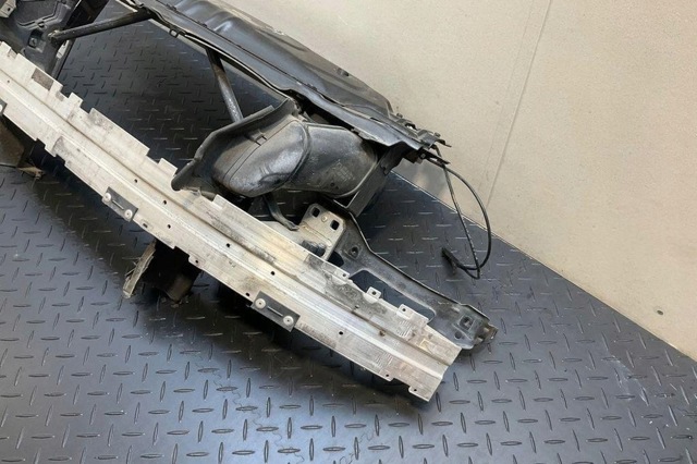 Шина бампера переднього 7148585 BMW