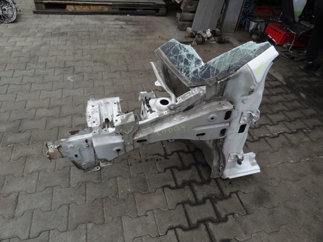 Чверть передня ліва 751113140R RENAULT