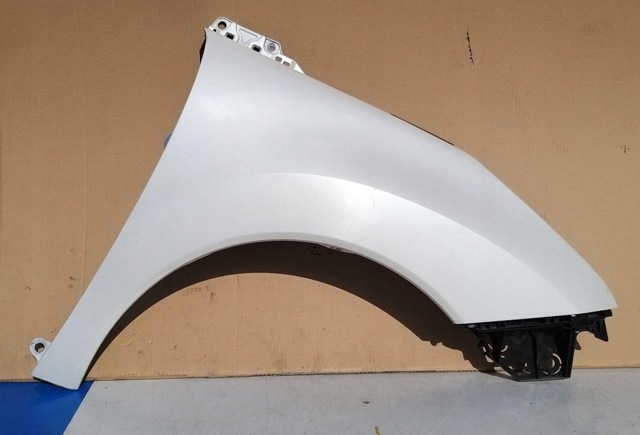 Переднє праве крило 7841Z1 PEUGEOT