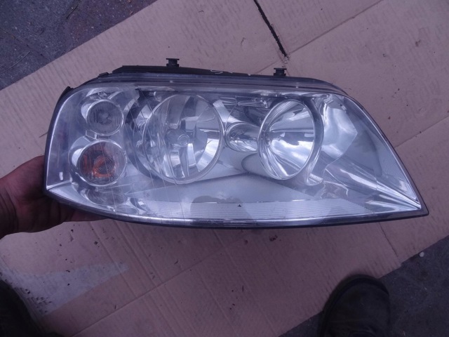 Фара правая 7M3941016AD VAG