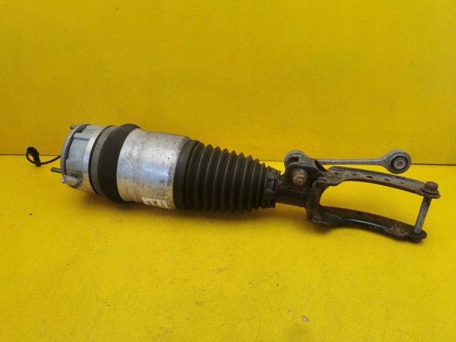 Стійка передня права 7P6616040R VAG