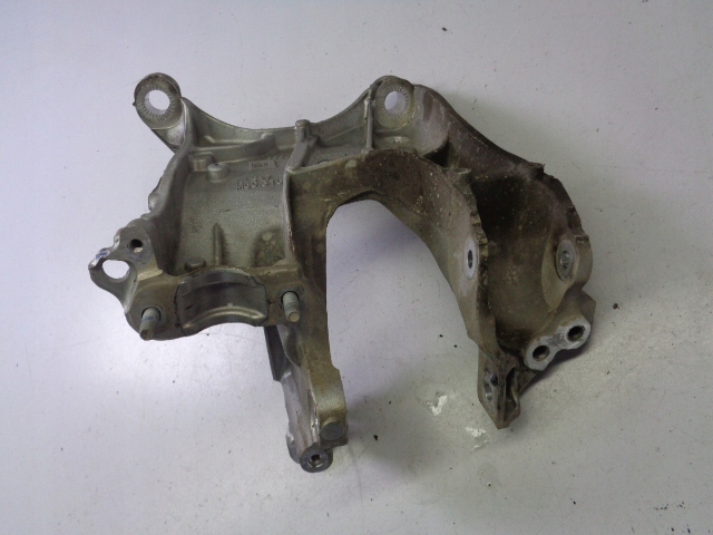 Кронштейн передньої балки 80A399295K VAG