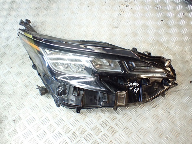Фара правая 8111008100 TOYOTA