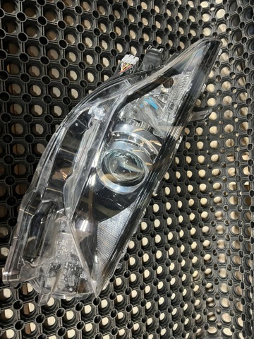 Права блок фара 8113002J61 TOYOTA