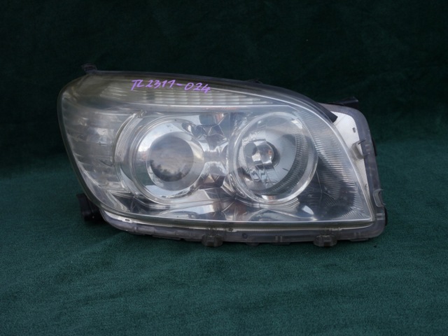 Фара основна права 8113042310 TOYOTA