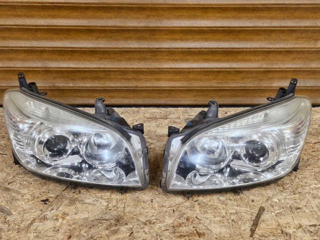 Права блок фара 8113042311 TOYOTA
