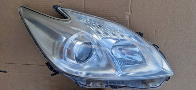 Фара правая 8113047231 TOYOTA