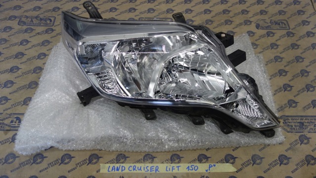 Основна фара - вставка 8113060J00 TOYOTA