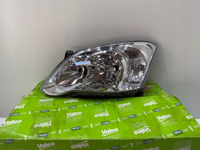 Фара ліва передня 8117002380 TOYOTA